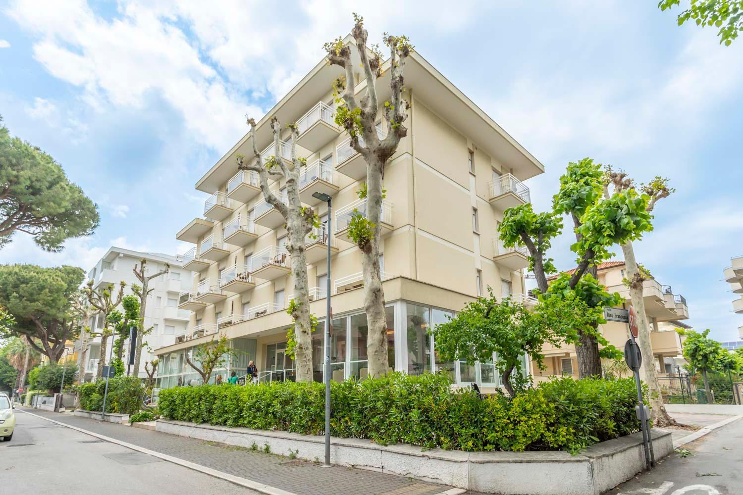 Hotel Cormoran ריצ'יונה מראה חיצוני תמונה