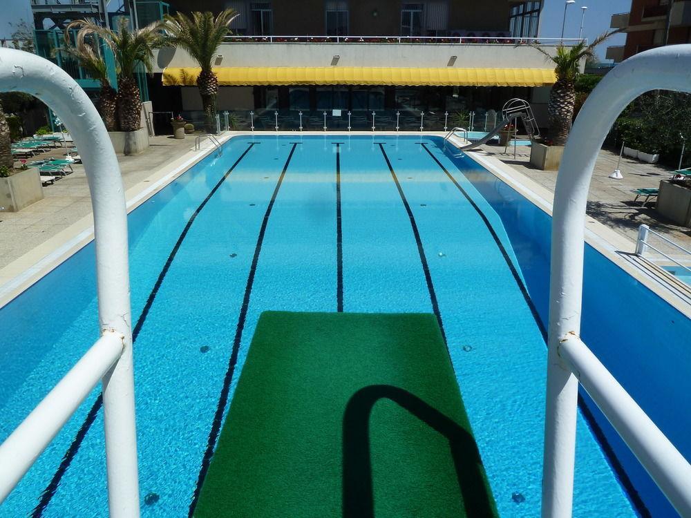 Hotel Cormoran ריצ'יונה מראה חיצוני תמונה